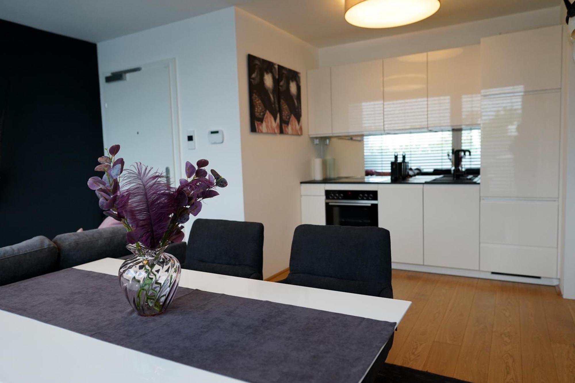 Modern Stylish Design Apartment With Free Parking Emily Wien Exteriör bild